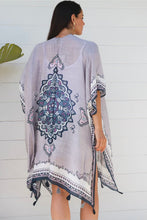 Leanne Kimono